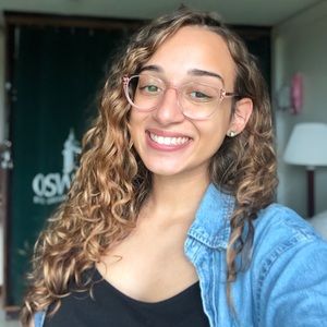 Meet your Posher, Coralys